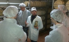 Learning production methods at La Casearia Carpene